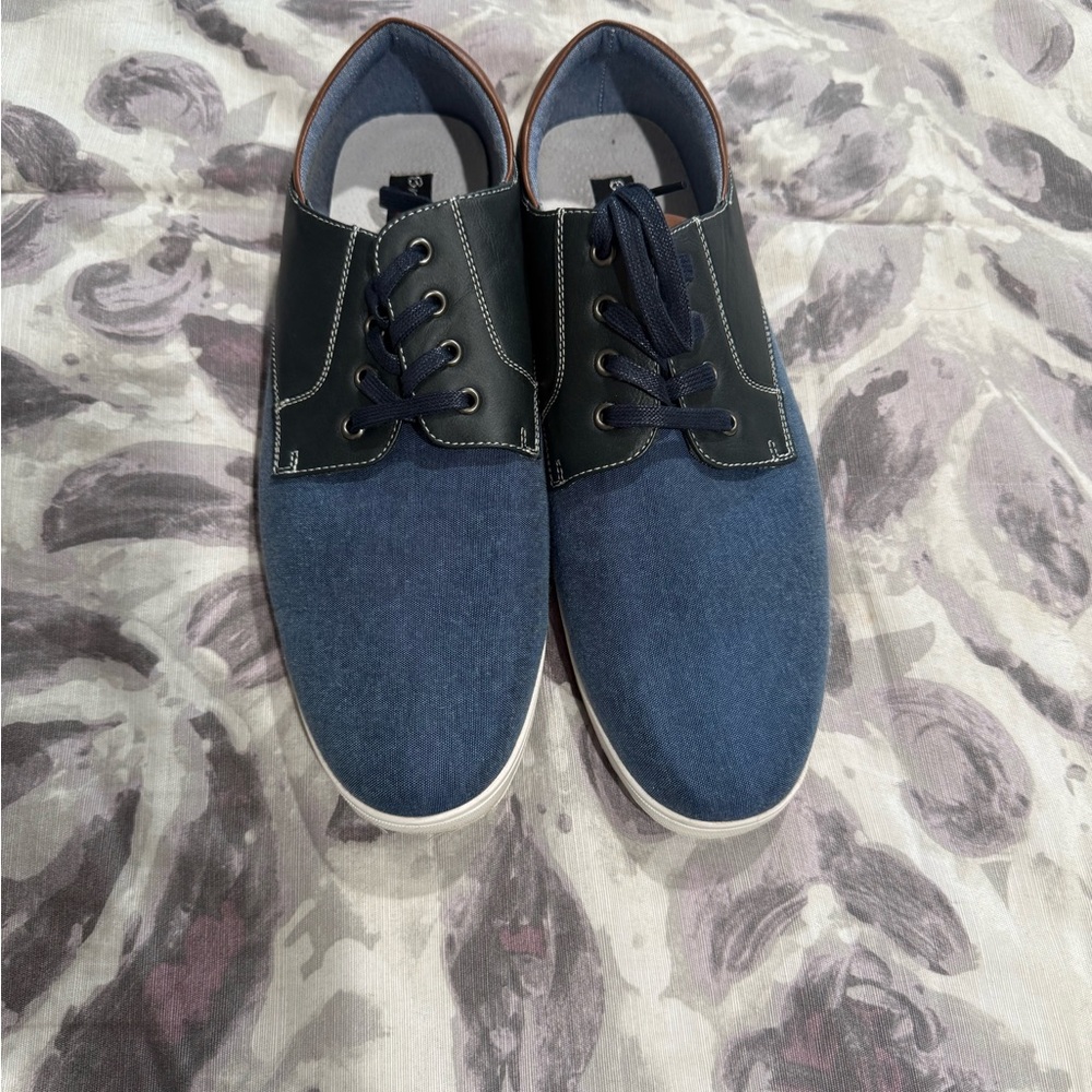 Blue Oxford Shoes with Classic Design